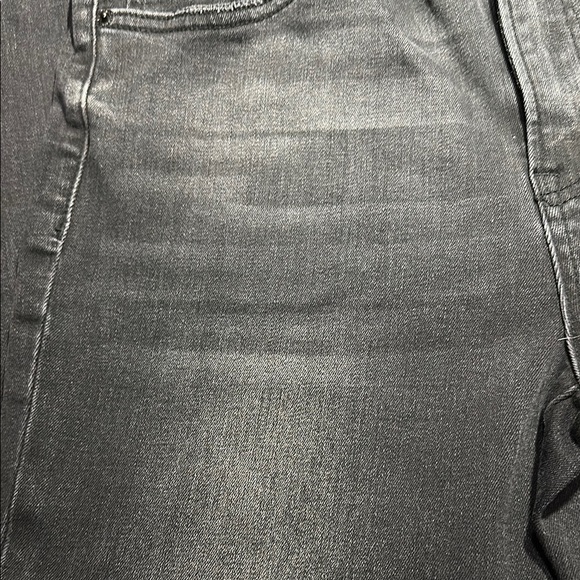 Zenana Black Distressed Skinny Jeans Women 30 never worn NWOT - Picture 3 of 9